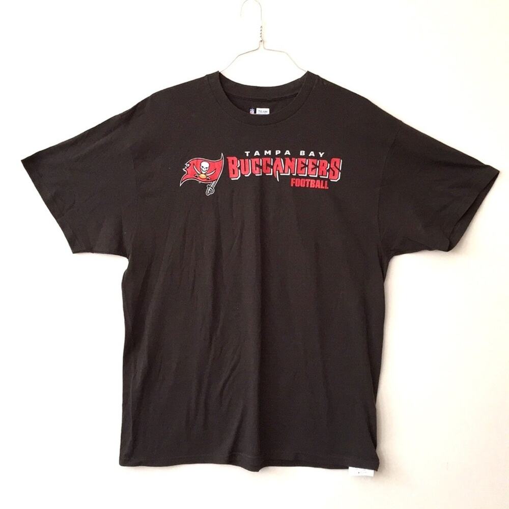 TEAM APPAREL Buccaneers graphic tee football Tampa